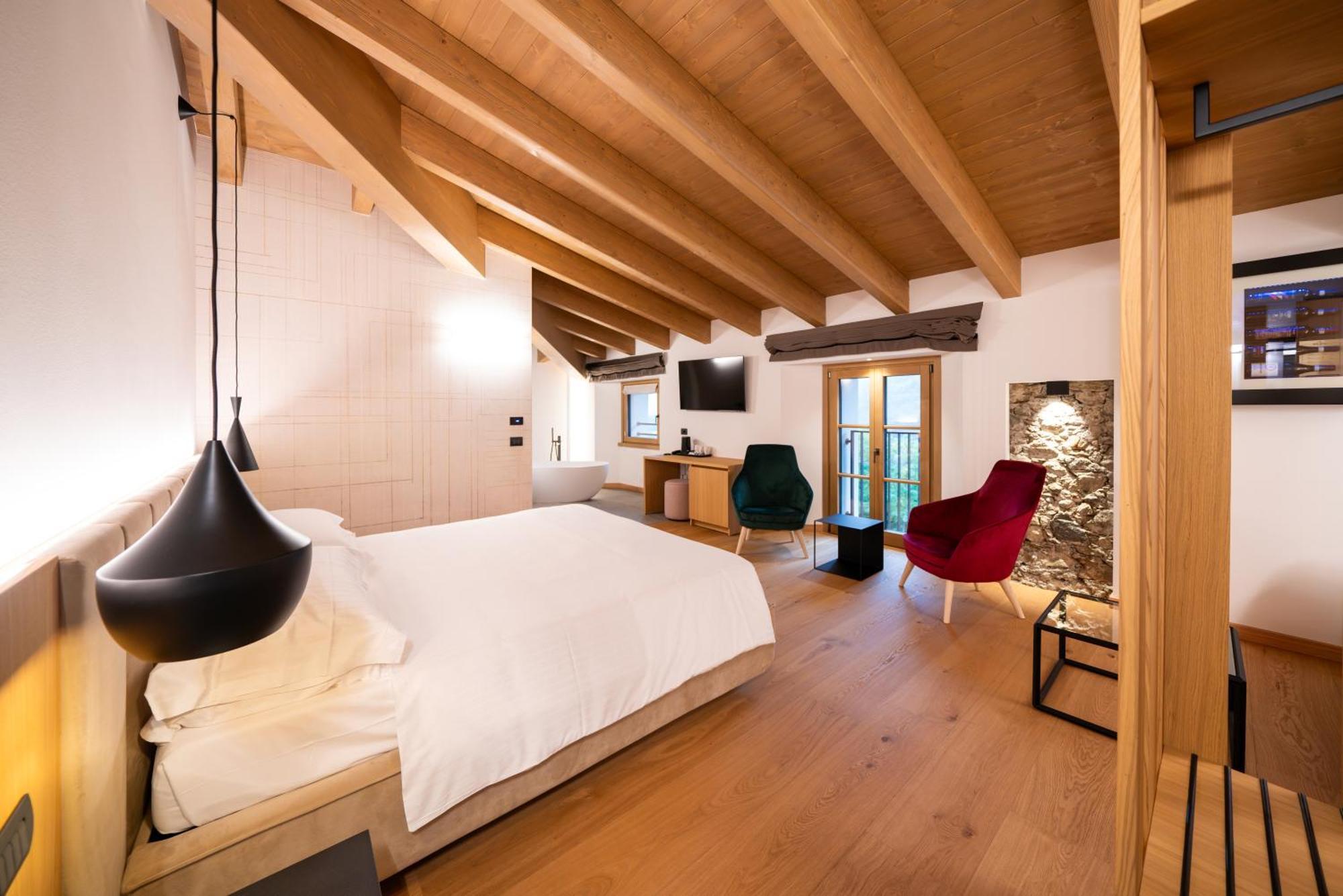 Wine Hotel San Carlo - Relais & Spa - Boutique Hotel Chiuro Eksteriør billede