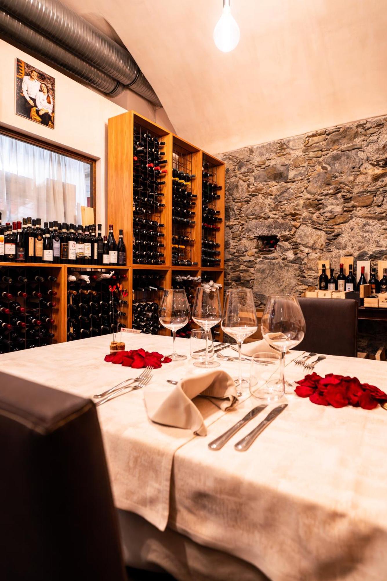 Wine Hotel San Carlo - Relais & Spa - Boutique Hotel Chiuro Eksteriør billede